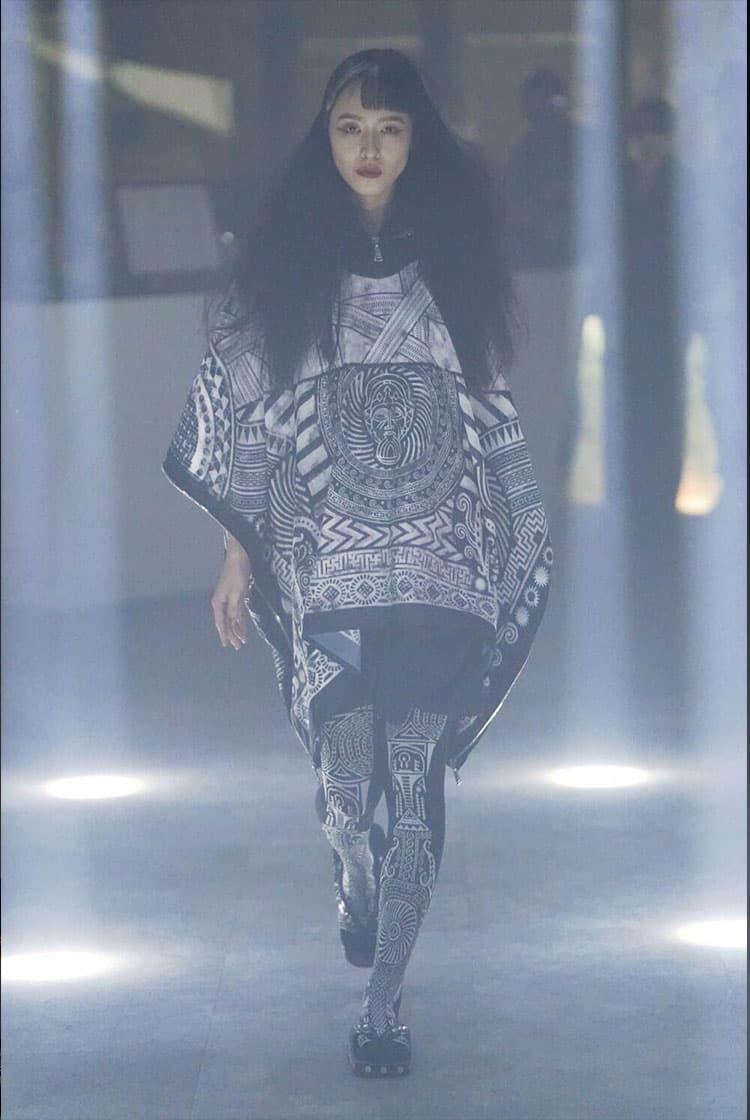 パフォーマーAkariの清水寺書道写真その1