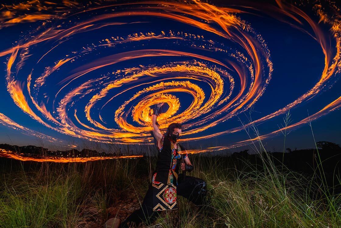 炎渦巻くかぐづちのファイヤーパフォーマンス