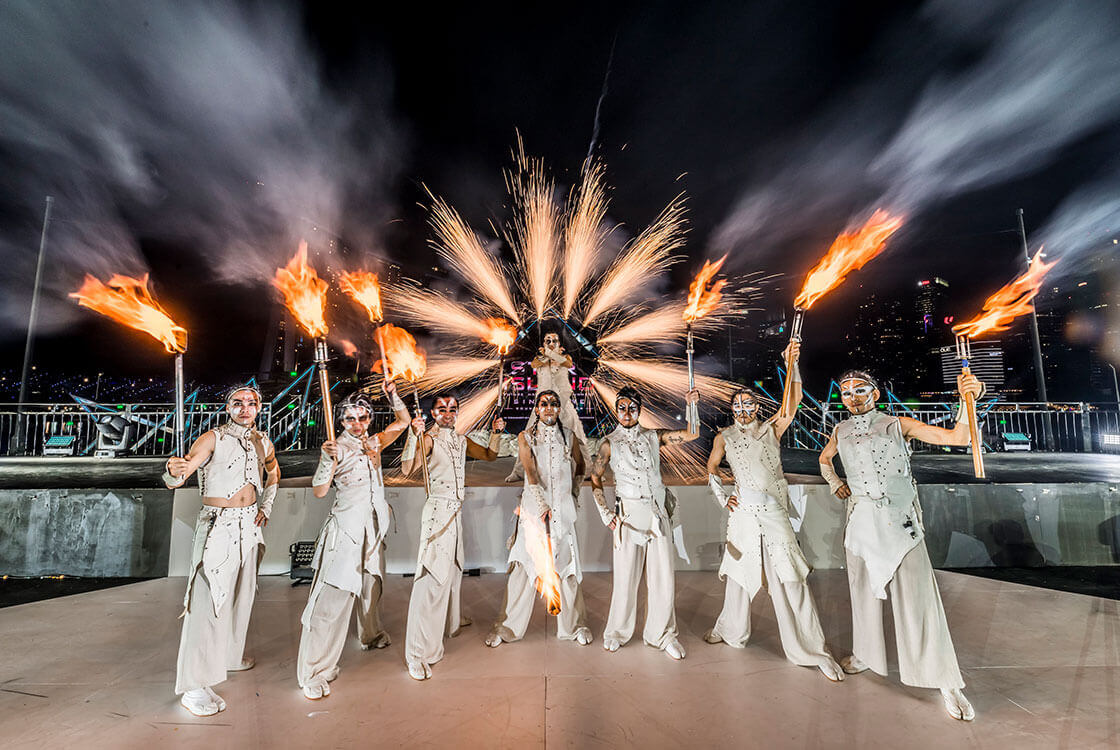 かぐづちの炎のパフォーマンスステージ